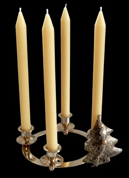 Advents-Geschenkset mit Messingkerzenhalter und Bienenwachskerzen